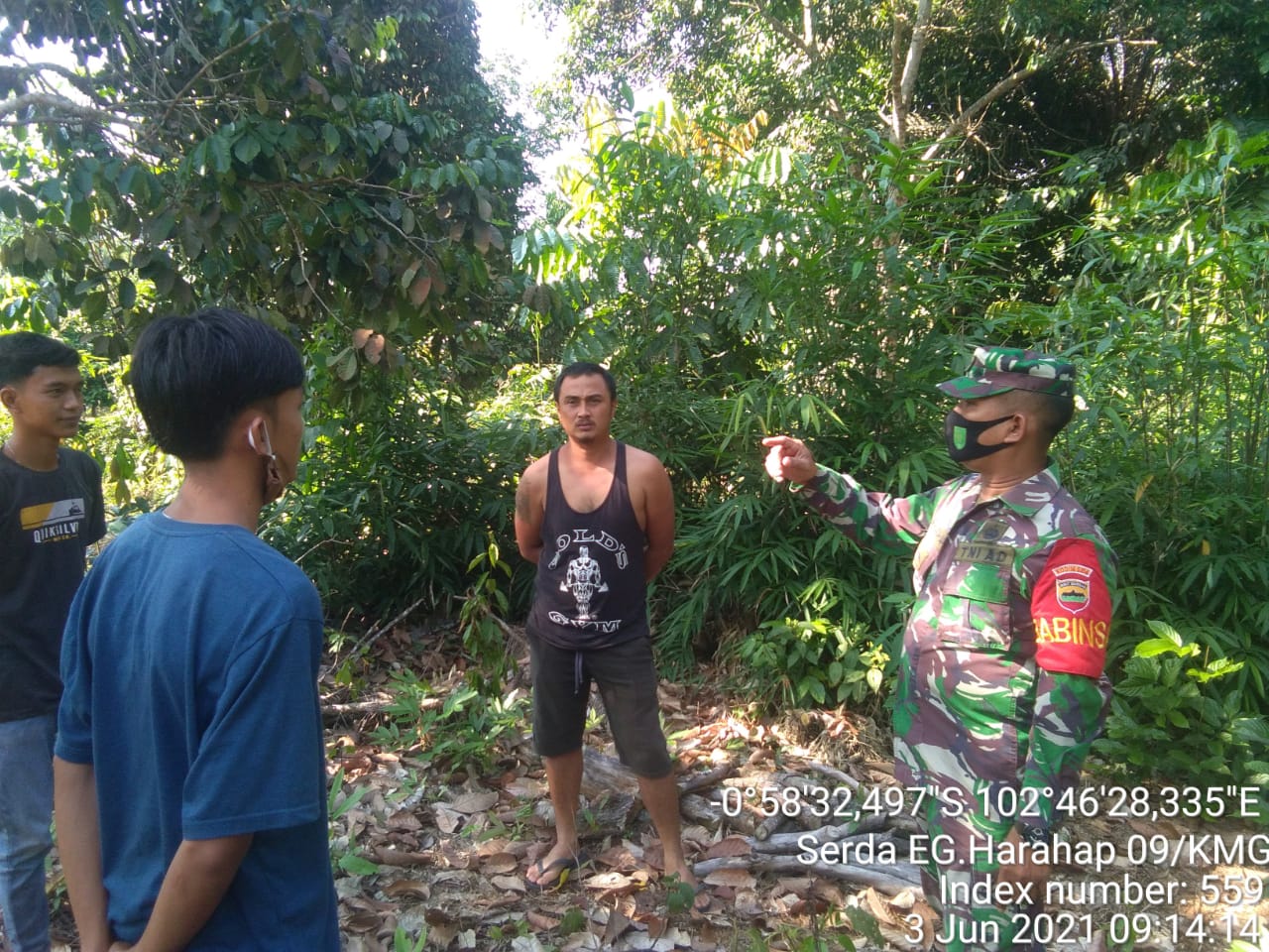 Babinsa Koramil 09/Kemuning Rutin Lakukan Patroli Karhutla di Talang Jangkang