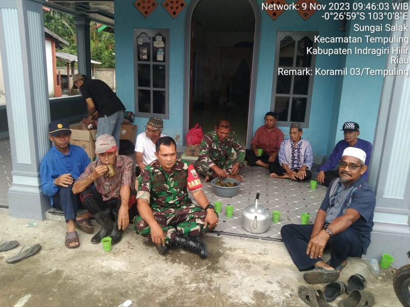 Disela Goro, Babinsa Koramil 03/Tpl Komsos Bersama Warga