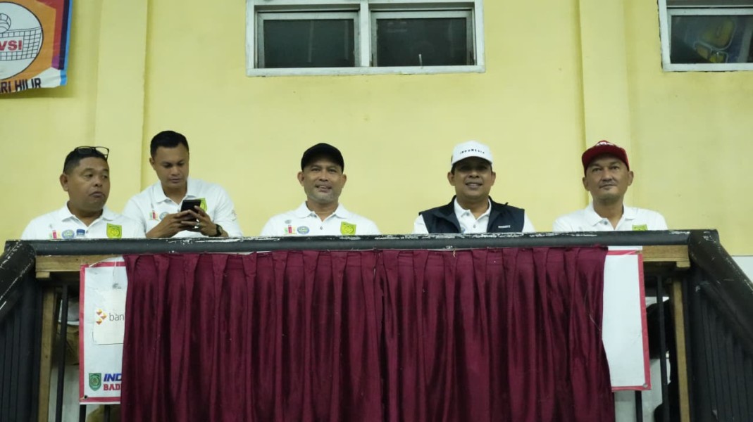 Diikuti 48 Tim, Bupati Inhil Resmi Buka Turnamen Bola Voli Milad ke-61