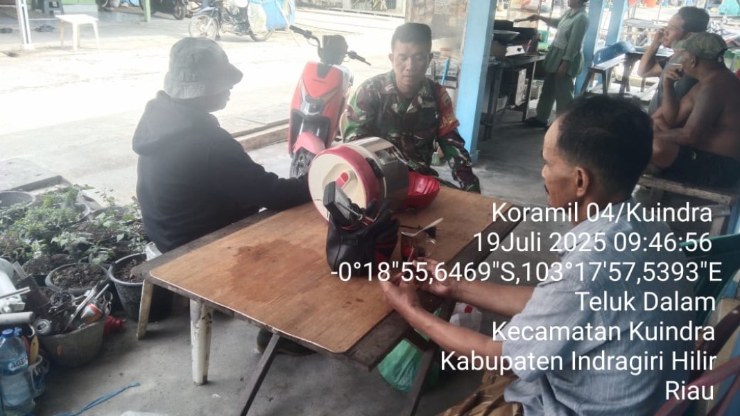 Tingkatkan Tali Silaturahmi, Babinsa Koramil 04/Kdr Pentingnya Komsos Bersama Masyarakat dan Pemuda