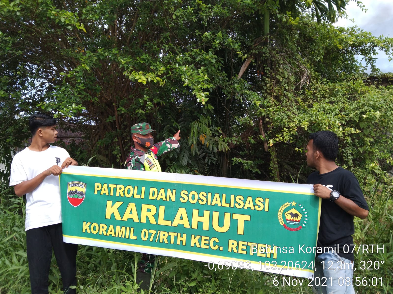 Bersama Warga Desa Binaan, Serda Wahyudin Rutin Lakukan Patroli Karhutla