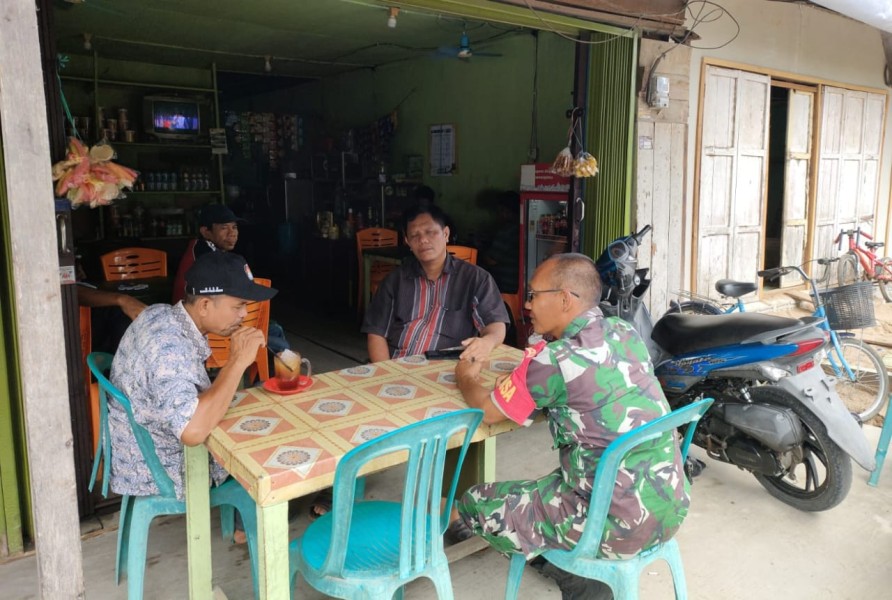 Babinsa Sertu Ichlas Manalu Jalin Komsos dengan Warga Binaan, Bahas Pentingnya Pelestarian Lingkungan