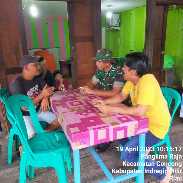 Babinsa Koramil 04/Kuindra Sampaikan Kepada Warga Untuk Menjauhi Narkoba dan Miras