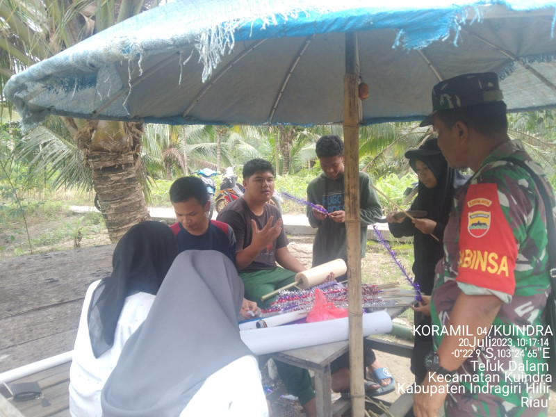 Tanamkan Sikap Yang Baik, Babinsa Koramil 04/Kuindra Sampaikan Untuk Saling Tolong Menolong