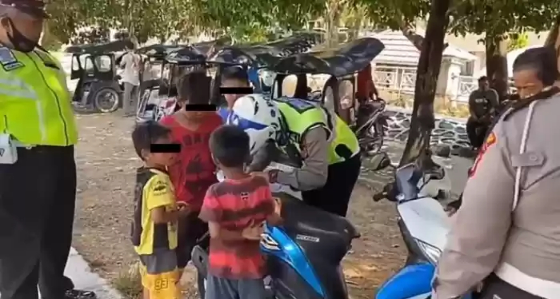 Bocah Bonceng Motor Berempat Ugal-ugalan di Jalan, Begini Nasibnya