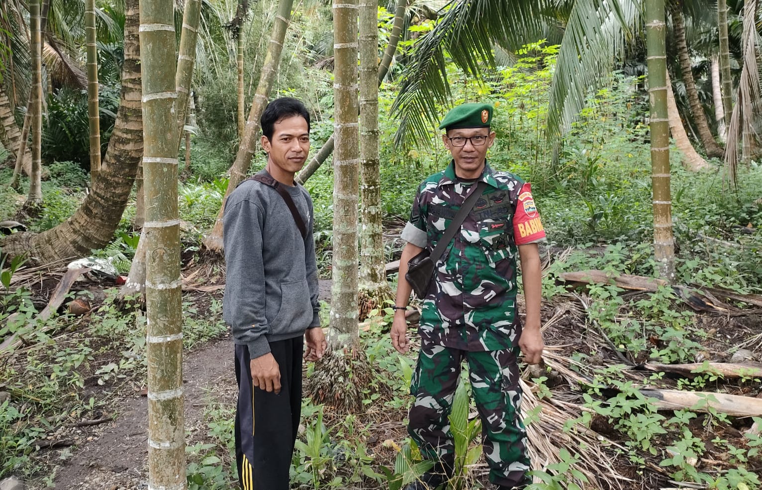 Ke Wilayah, Babinsa Koramil 04/Kuindra Lakukan Patroli Karlahut