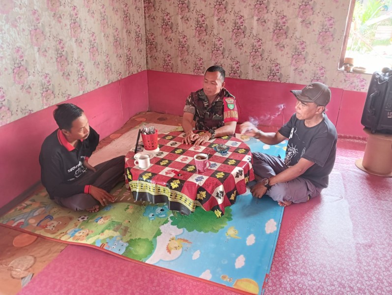 Babinsa Serda M. Tahir Perkuat Keamanan Desa Tanjung Labuh Lewat Pengawasan SDM