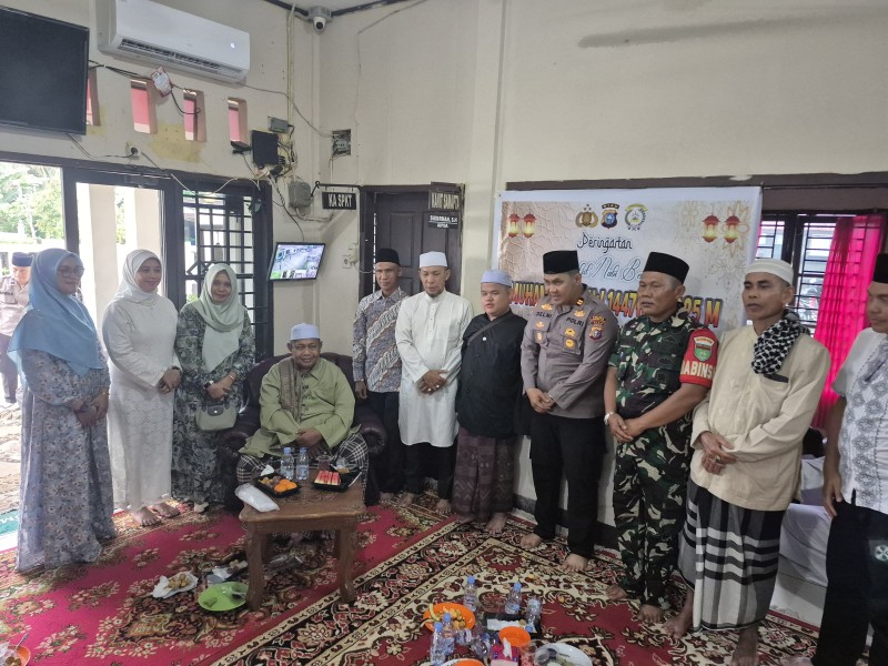 Sertu Wisnu Hartono Hadiri Maulid Nabi di Polsek Tempuling: Sinergi TNI-Polri dalam Semangat Keagamaan