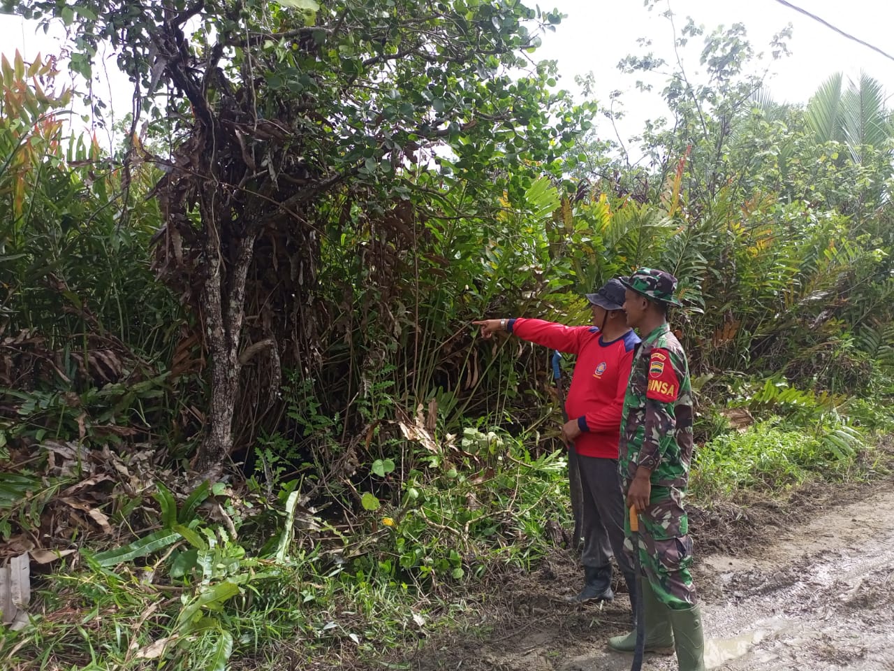 Babinsa Koramil 04/Kuindra Cegah Kebakaran Melalui Patroli
