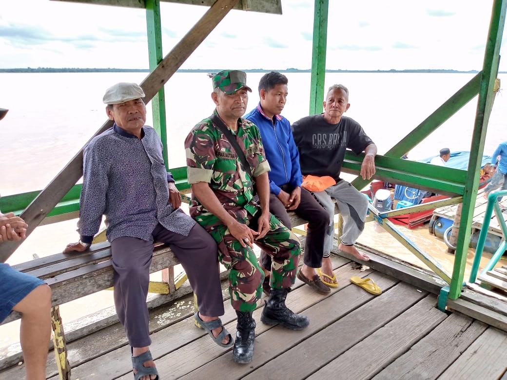 Hindari Narkoba Kepada Anak Remaja, Babinsa Koramil 04/Kuindra Terus Lakukan Himbauan