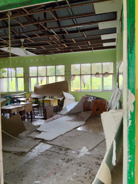 Plafon Kelas XI SMAN 1 XIII Koto Kampar Roboh,  Disdik Riau Akan Segera Tindak Lanjuti Plafon Kelas XI SMAN 1 XIII Koto Kampar Roboh,  Disdik Riau Akan Segera Tindak Lanjuti