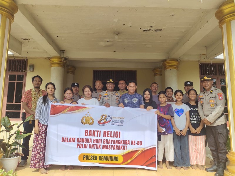 Pererat Silaturahmi Lintas Agama, Polsek Kemuning Gelar Bakti Sosial Religi di Gereja HKBP Imanuel Sambut Hari Bhayangkara Ke-80