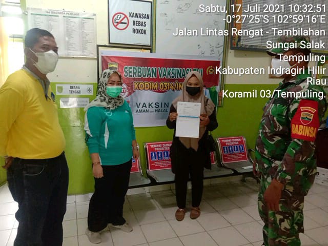 Sukseskan Vaksinasi, Koramil 03/Tempuling Monitoring Vaksin Di Puskesmas Dan Pondok Pesantren