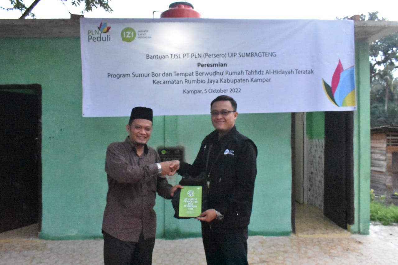 PT PLN UIP Sumbagteng dan Laznas IZI Riau Resmikan Tempat Wudhu dan Toilet TPQ Al-Hidayah