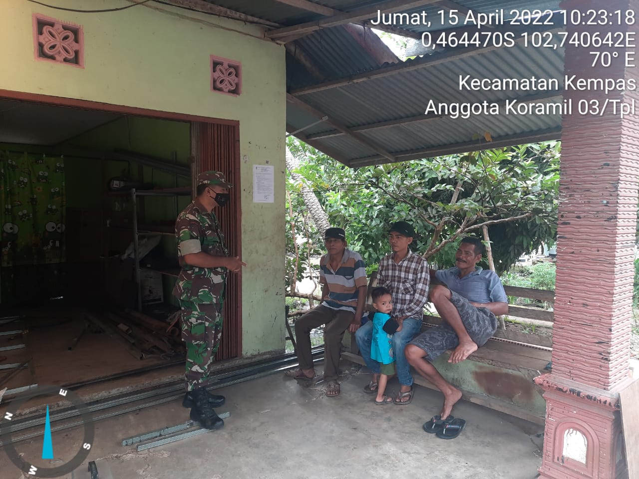 Pantau Wilayah, Babinsa 03/Tempuling Sambangi Ketua RT dan Warga Binaan