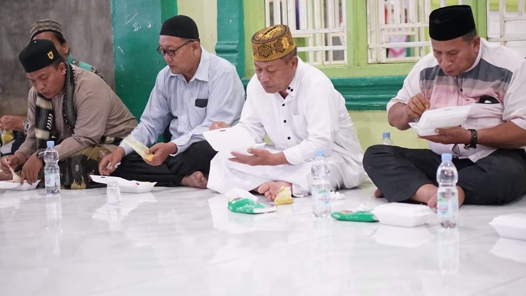 Plt Wali Kota Waris Thalib Bersama OPD Safari Sholat Subuh Berjamaah di Masjid Ariyadhoh Teluk Nibun