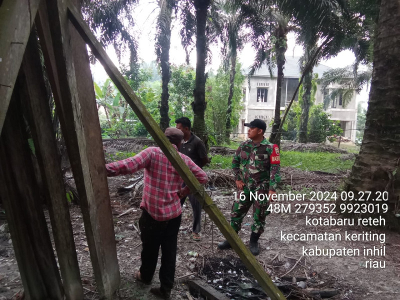 Sertu Refi Nasution Rutin Lakukan Patroli Karhutla di Wilayah Binaan