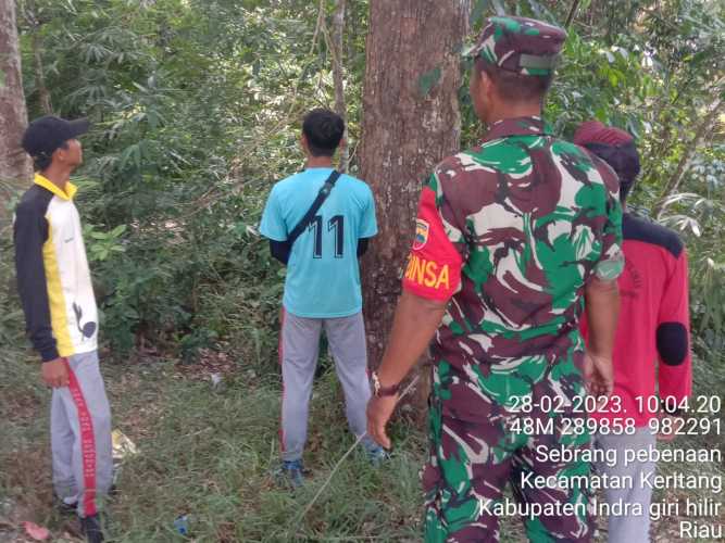 Cegah Karlahut Babinsa Koramil 09/Kemuning di Desa Binaan