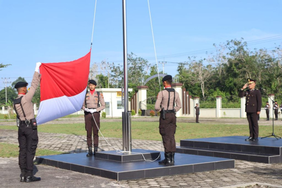 Polres Meranti Gelar Upacara Peringatan Hari Pahlawan ke-78 dan Tabur Bunga di TMP Bijuangsa