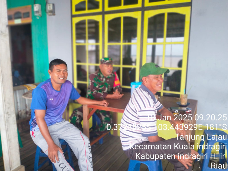 Komsos Babinsa Koramil 04/Kuindra: Meningkatkan Kesadaran Masyarakat di Tengah Musim Hujan