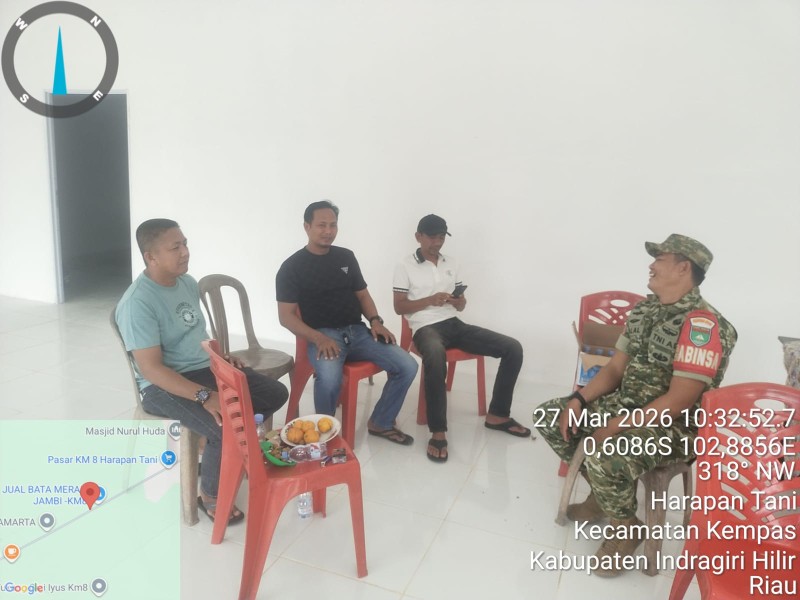 Babinsa Koramil 03/Tempuling Koptu Jalaludin Gelar Silaturahmi dengan Tokoh Pemuda dan Staf Kelurahan Harapan Tani