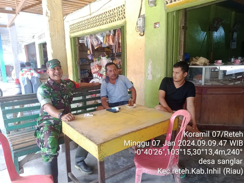 Koramil 07/Reteh Sampaikan Kepada Warga Terkait Keamanan dan Kebersihan Desa