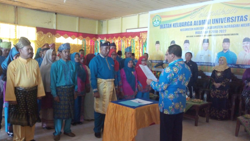 Hadiri Pelantikan IKA UR Kecamatan Keritang, Ini Harapan Bupati Wardan 