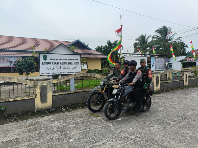 Koramil 05/Gas Bersama Personil Polsek Melaksanakan Patroli Bersama Dalam Rangka Pengamanan Pilkada