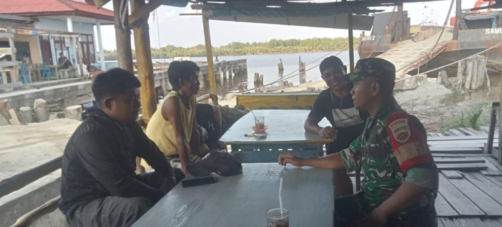 Babinsa koramil 05/Gas Pratu Abd.Hafis Sitorus Aktif Laksanakan Komsos  Di Desa Binaan