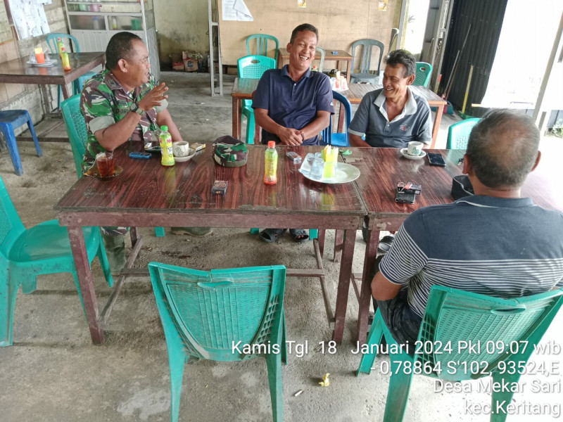 Babinsa Koramil 09/Kmg Himbau Warga Agar Jaga Keamanan dan Ketertiban Pilpres