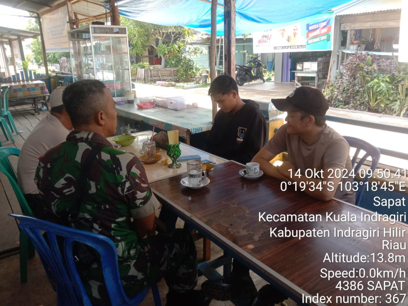 Wujudkan Ketenteraman Desa Melalui Komsos Babinsa Koramil 04/Kuindra