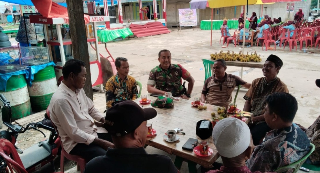 Babinsa Koramil 05/GAS Laksanakan Komsos dengan Masyarakat Secara Rutin dengan Hangat