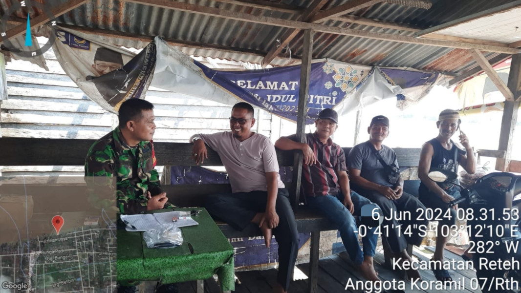 Dengan Komsos, Babinsa Serma Damrianto Terus Jalin Silaturrahmi Dengan Masyarakat Setempat