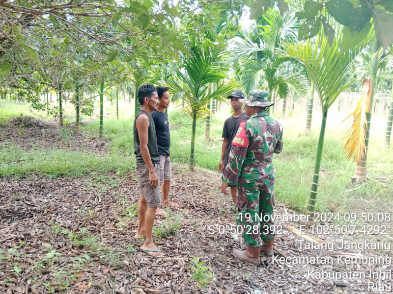 Babinsa Koramil 09/Kemuning Giat Lakukan Pencegahan Karlahut