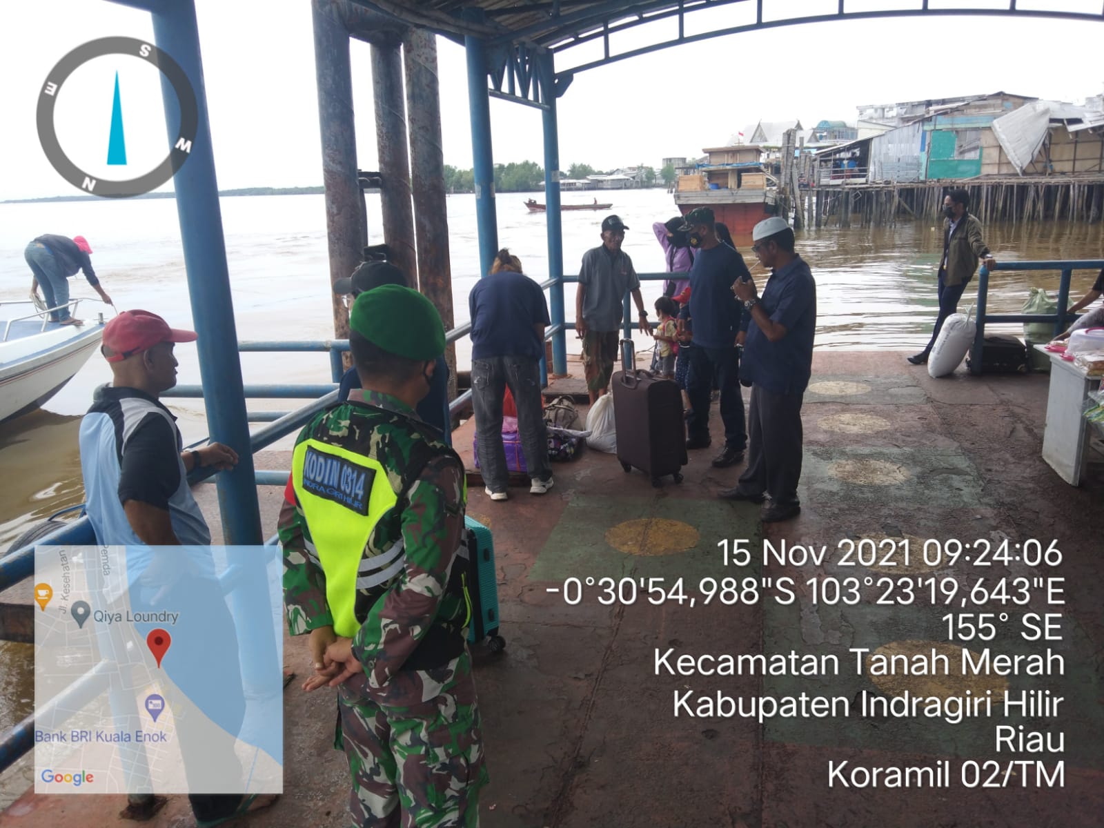 Dengan Ramah, Himbauan Koramil 02/Tanah Merah Tegakkan Protkes