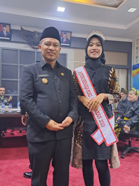 Perkenalkan Batik Dan Wisata Riau Ditingkat Nasional, Anisa Humairoh Mohon Doa Dan Dukungan