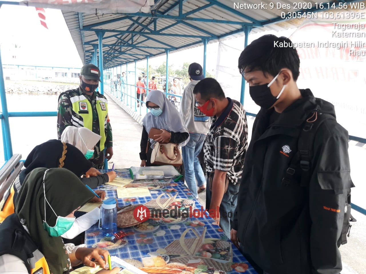 Sertu J Pasaribu Tinjau Aktifitas Warga di Pelabuhan Tagaraja