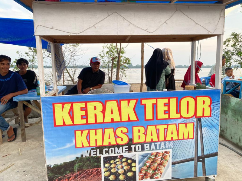 Kerak Telor Batam Yang Lembut Saat Dimakan