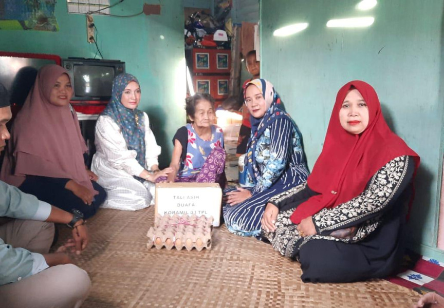 Persit KCK Ranting 04/Tempuling, Giat Tali Asih Bagikan Sembako Kepada Kaum Dhuafa