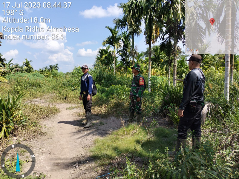 Bhabinsa Koramil 05/Gas Kopda Ridho Almahesa Gencar Lakukan Patroli Karhutla