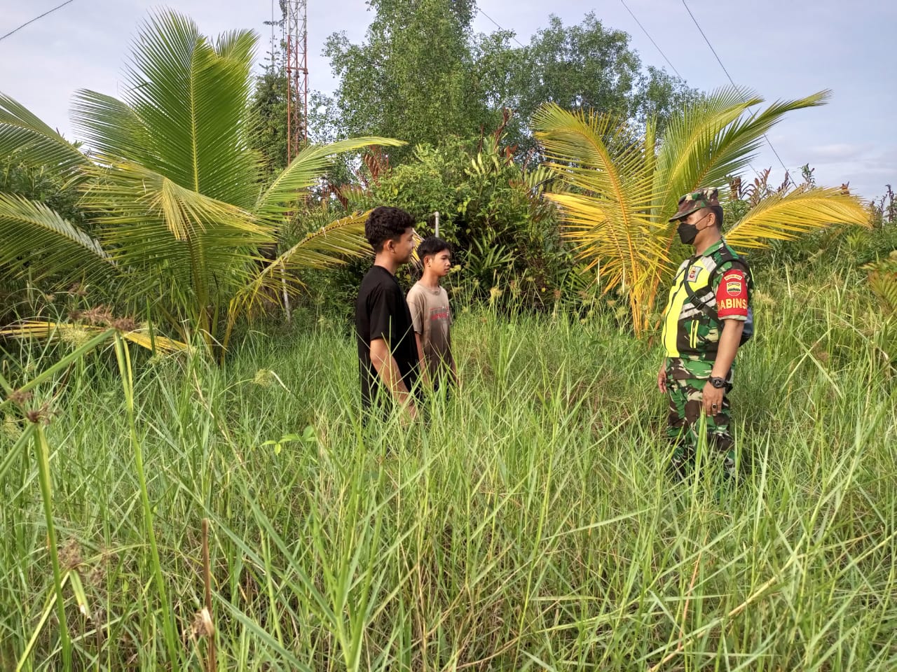 Babinsa Koramil 04/Kuindra Sampaikan Dampak Dari Kebakaran Hutan dan Lahan
