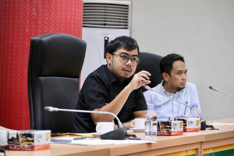 Anggota DPRD Riau Pergoki Mobil LPS Buang Sampah di Lahan Kosong