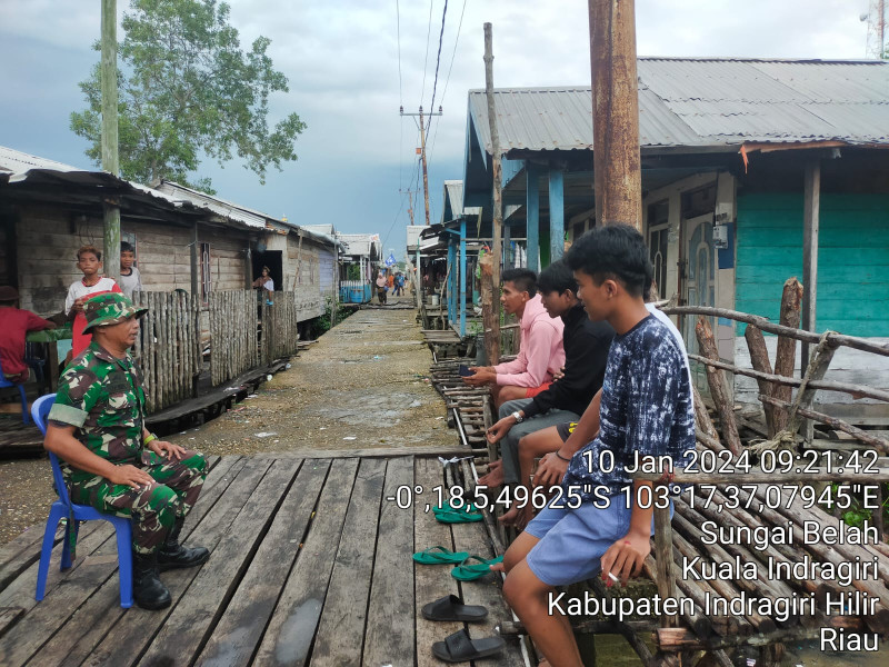 Babinsa Koramil 04/Kuindra Himbau Warga Agar Perhatikan Faktor Keselamatan dan Keamanan