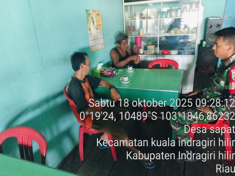 Dengan Komsos, Babinsa Koramil 04/Kdr Tanam Jiwa Patriot dan Cinta Tanah Air