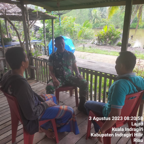 Babinsa Koramil 04/Kuindra Ingatkan Warga Untuk Terus Tetap Jaga Kesehatan