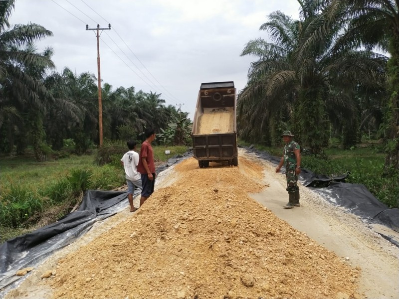 TMMD ke-123: Koramil 09 Kemuning dan Masyarakat Bersatu Membangun Jalan untuk Desa Mumpa dan Karya Tuna Jaya