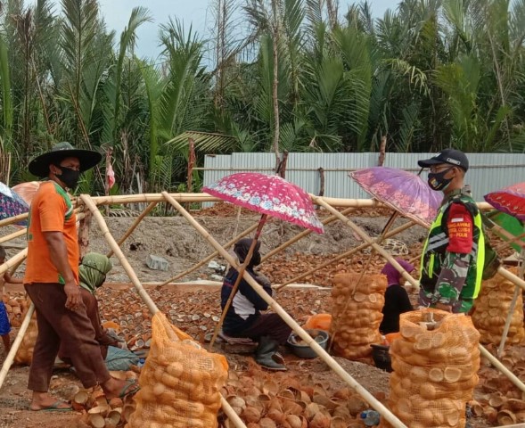 Koramil 04/Kuindra Kembali Lakukan Penegakan Prokes di Kelurahan Sapat