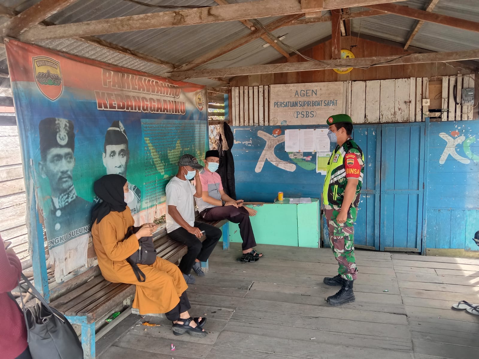 Upaya Pencegahan Covid-19, Anggota Koramil 04/Kuindra Rutin Lakukan Pengawasan