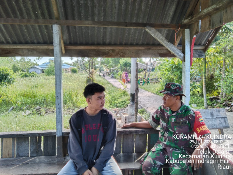 Babinsa Koramil 04/Kuindra Bersama Pelajar Menghimbau Untuk Hindari Bahaya Laten Narkoba
