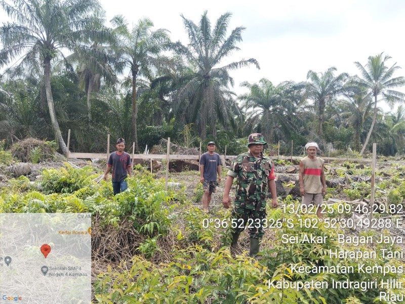 Patroli Karlahut Menjadi Prioritas Babinsa Koramil 03/Tpl Ingatkan Warga Tidak Membakar Lahan Di Desa Binaan